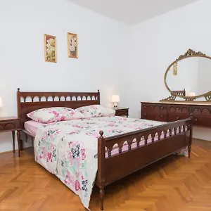  Apartament Dzeki