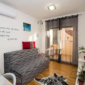  Apartament Luxury Viki Very Close To Beach